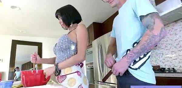 (veronica avluv) Sexy Wife With Big Round Tits Fucks Hard vid-28